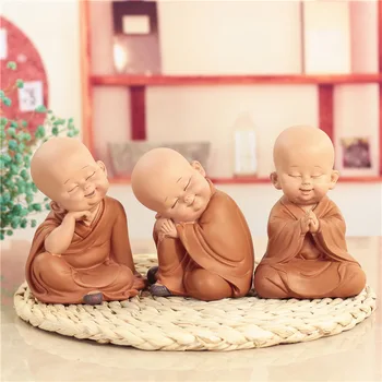 Malý mních socha Čínsky štýl, živice ručne vyrezávané sochy Budhu domáce dekorácie príslušenstvo darček socha malé sochy Budhu